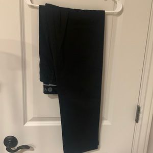 Black Vuori golf slacks